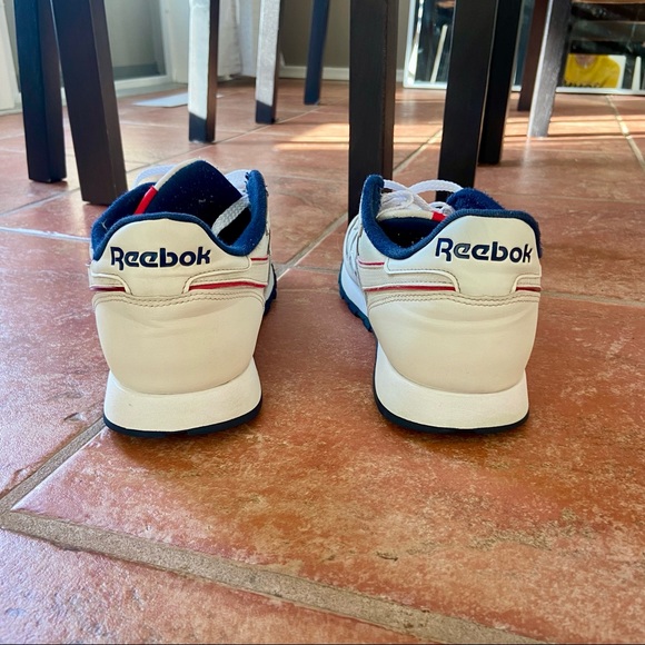 White Classic ReeBok Sneakers - Picture 3 of 5